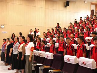 工会供稿：大手牵小手 薪火永相传——五老进校园 见证新队员光荣入队时刻